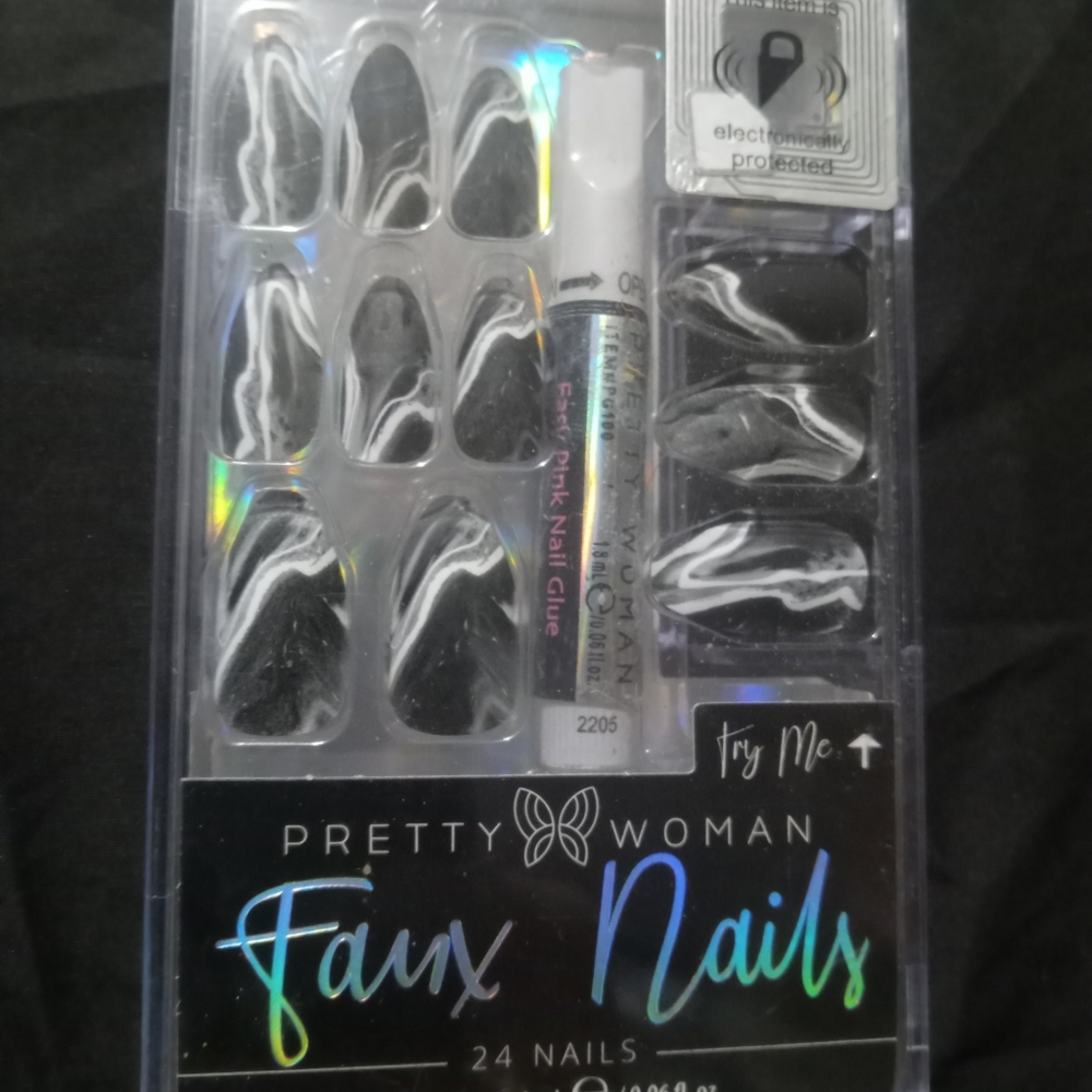 NEW Unopened Pretty Woman Try Me Faux Nails Black/Grey/White